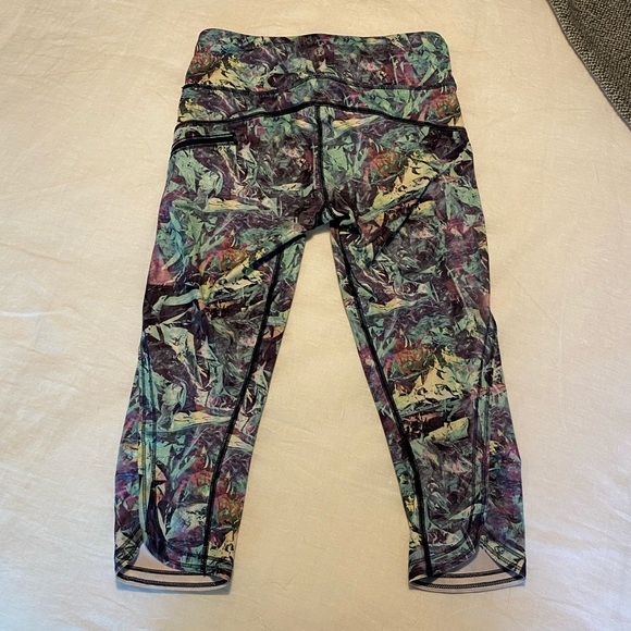 Lululemon Top Speed Crop - Picture 3 of 8